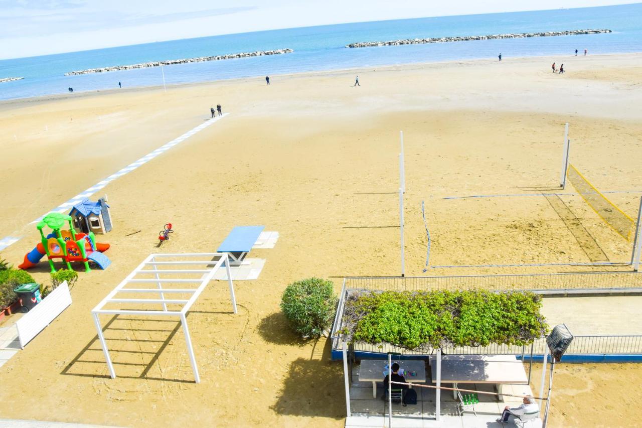 Hotel Suprem Sul Mare Римини Экстерьер фото